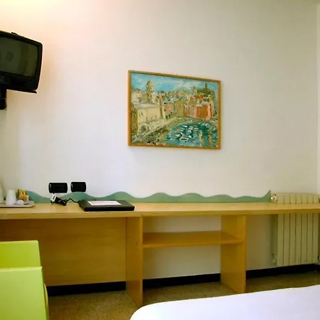 Tonino 3* Vernazza